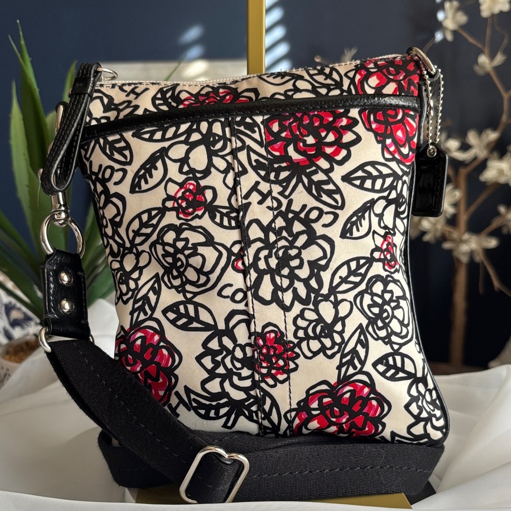 Coach Poppy Daisy Floral Graffiti Sateen Crossbody Bag - Picture 4 of 10